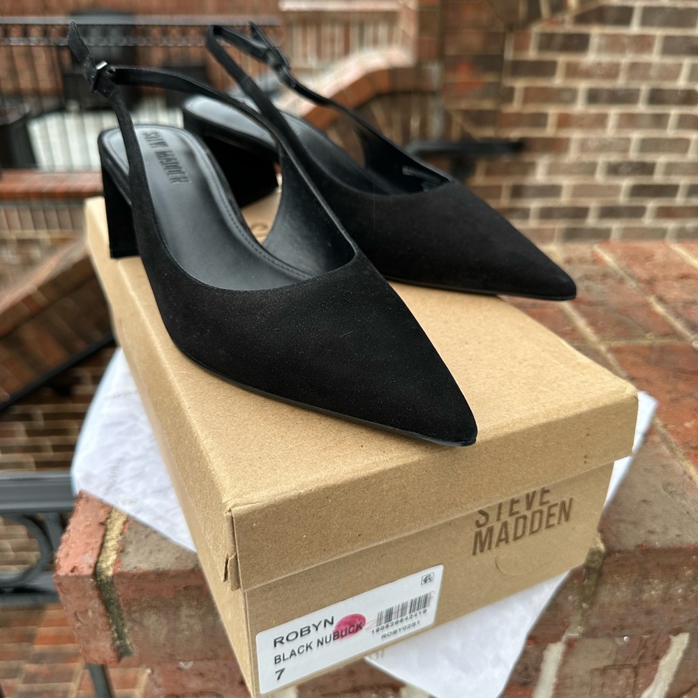 Steve Madden Robyn Black Nubuck Slingback Pumps size 7, NWT
